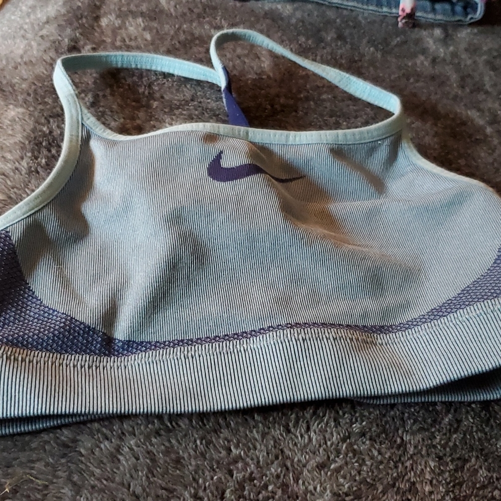 Girls beginning Nike bra